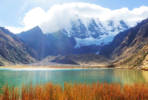 Schöne Berglandschaften in Cordillera Huayhuash, Peru, Südamerika