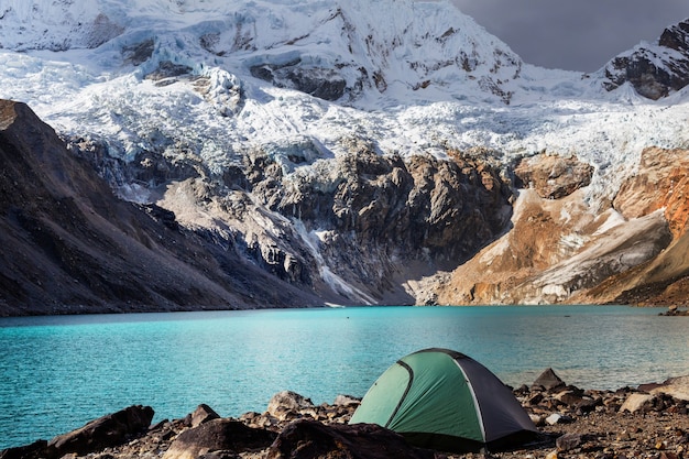 Schöne Berglandschaften in Cordillera Huayhuash, Peru, Südamerika