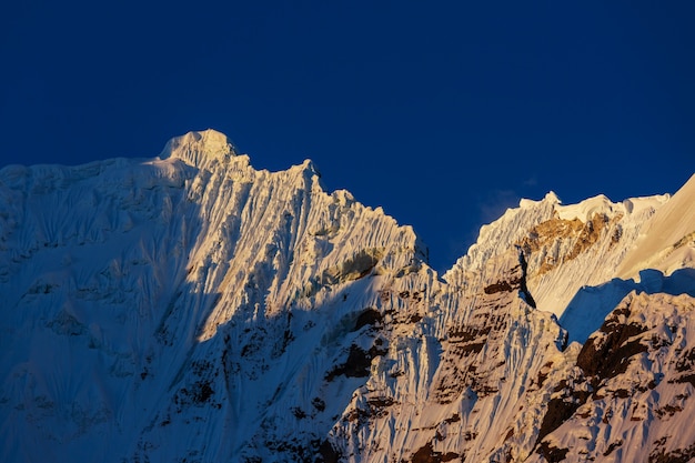 Schöne Berglandschaften in Cordillera Huayhuash, Peru, Südamerika