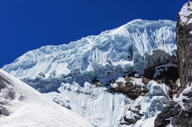 Schöne Berglandschaften in Cordillera Huayhuash, Peru, Südamerika