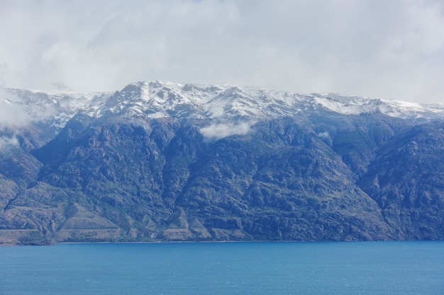 Schöne Berglandschaften in Patagonien. Gebirgssee in Argentinien, Südamerika.