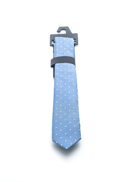 schöne blaue krawatte auf weiß