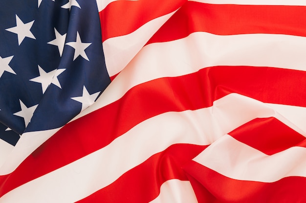 schöne faltige amerikanische Flagge
