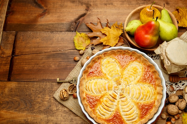 Schöne frische Bio-Birnenkuchen