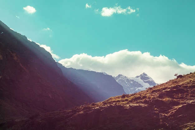 Schöne Gebirgslandschaften in Cordillera Huayhuash, Peru, Südamerika