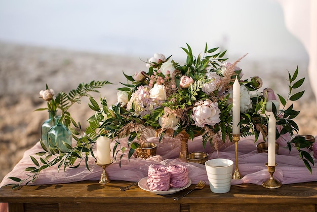 Schöne Hochzeitsdeko Rosen im Vintage-Stil Hochzeitsfloristik Dekoration