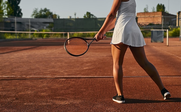 Schöne junge Frau beim Sport