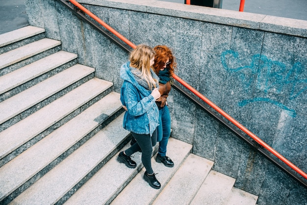 schöne junge Frauen