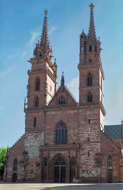 Schöne Kathedrale in Basel, Schweiz