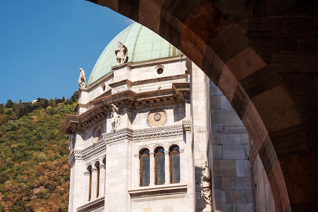 Schöne katholische Kathedrale in der Stadt Como Italien