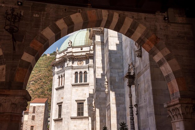 Schöne katholische Kathedrale in der Stadt Como Italien