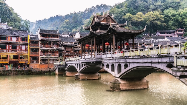 Schöne Landschaft der antiken Stadt Fenghuang