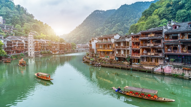 Schöne Landschaft der antiken Stadt Fenghuang