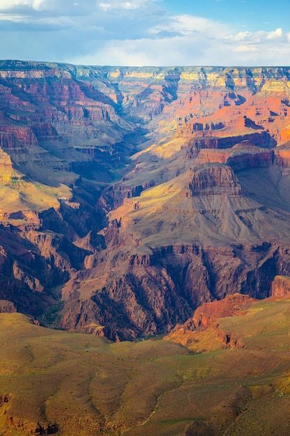 Schöne Landschaft des Grand Canyon bei Sonnenuntergang im Nationalpark in Arizona