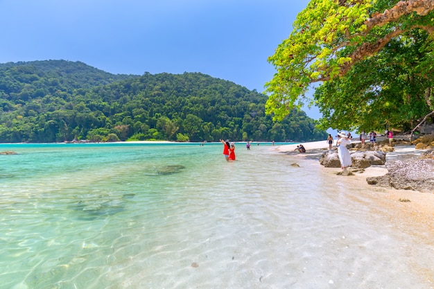 schöne Landschaft und klares Wasser in Similan Island, Andaman Sea, Phuket, Thailand