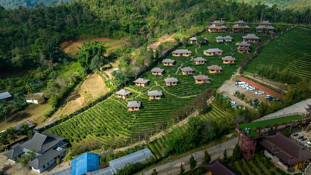 Schöne Landschaft von Ban Rak Thai Dorf chinesisches Hotel und Resort ist die berühmte Touristenattraktion und Wahrzeichen in der Regenzeit nördlich von Mae Hong Son Thailand