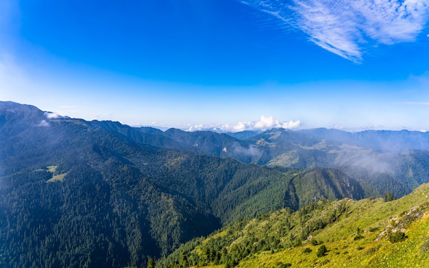 Schöne Landschaftsansicht der Bergkette von Mugu Heirght, Nepal.