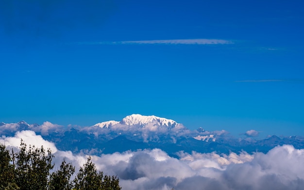 Schöne Landschaftsansicht der Bergkette von Mugu Heirght, Nepal.