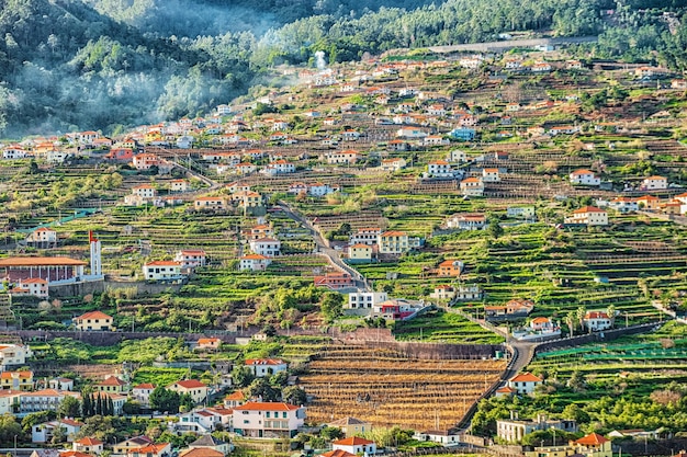 Schöne Landschaftsansicht des Bergdorfes, Madeira, Portugal