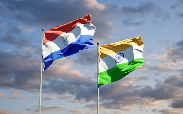 Schöne Nationalstaatsflaggen von Paraguay und Indien zusammen