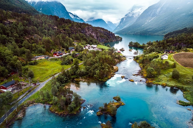 Schöne Natur Norwegen Naturlandschaft. Lovatnet-See.