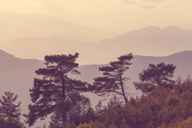 Schöne Naturlandschaften in den Bergen der Türkei. Lykischer Weg ist unter Wanderern berühmt.