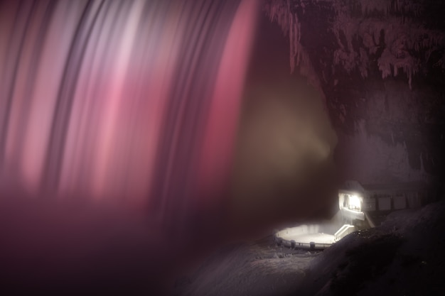 Foto schöne niagara-wasserfälle bei nacht