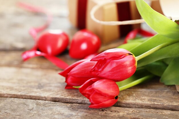 Schöne romantische Komposition mit Blumen St. Valentinstag Hintergrund