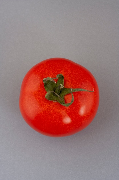 Schöne rote Tomate