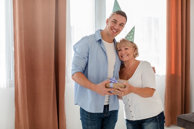 Foto schöne senioren-geburtstagsfeier