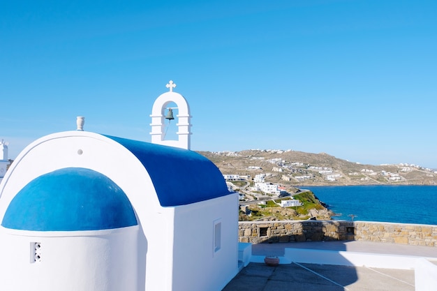 Schöne Stadt mit Straßenblick auf der Insel Mykonos Griechenland