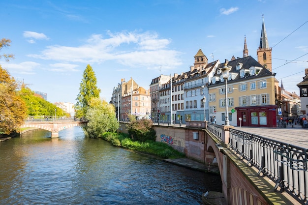 Schöne Straßenansicht des berühmten Wahrzeichens von Straßburg in Frankreich am 28. Oktober 2022