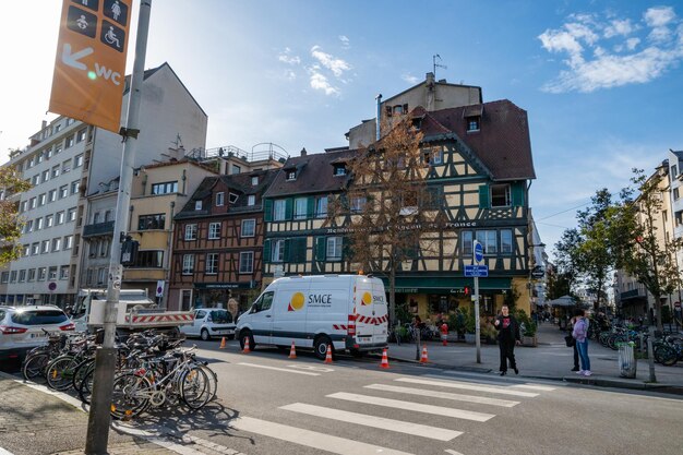 Schöne Straßenansicht des berühmten Wahrzeichens von Straßburg in Frankreich am 28. Oktober 2022