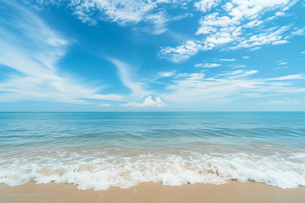 schöne tropische leere strand see ozean foto