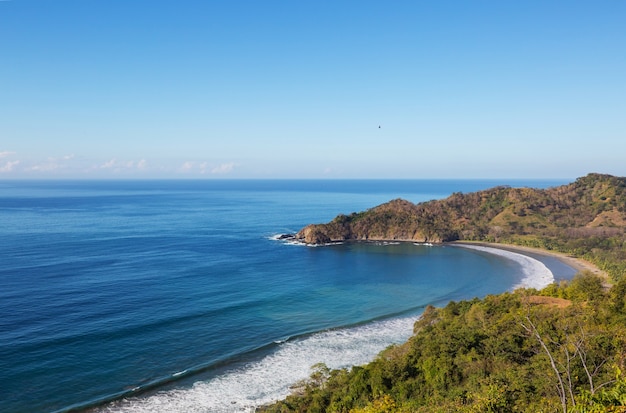 Schöne tropische Pazifikküste in Costa Rica