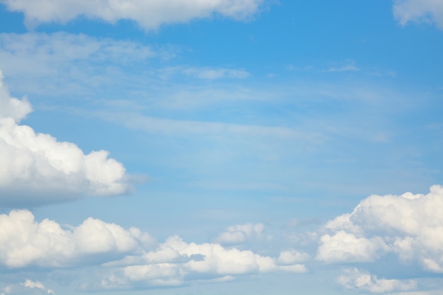 Schöne Wolken am Himmel