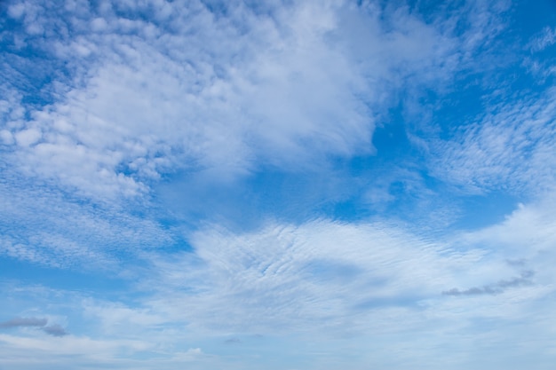 Schöne Wolken am Himmel