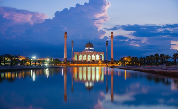 Schöne zentrale Songkhla-Moschee in Thailand.