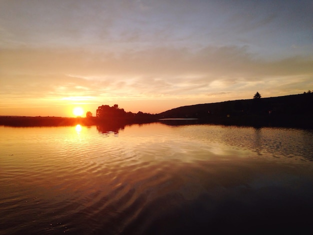 Foto schöner blick auf das meer bei sonnenuntergang