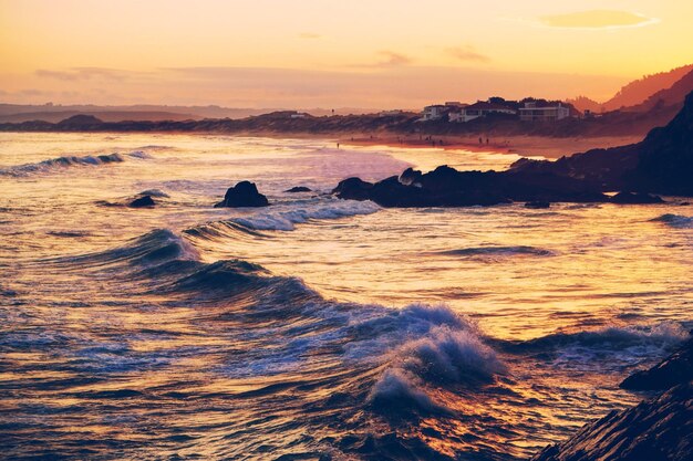 Foto schöner blick auf das meer bei sonnenuntergang