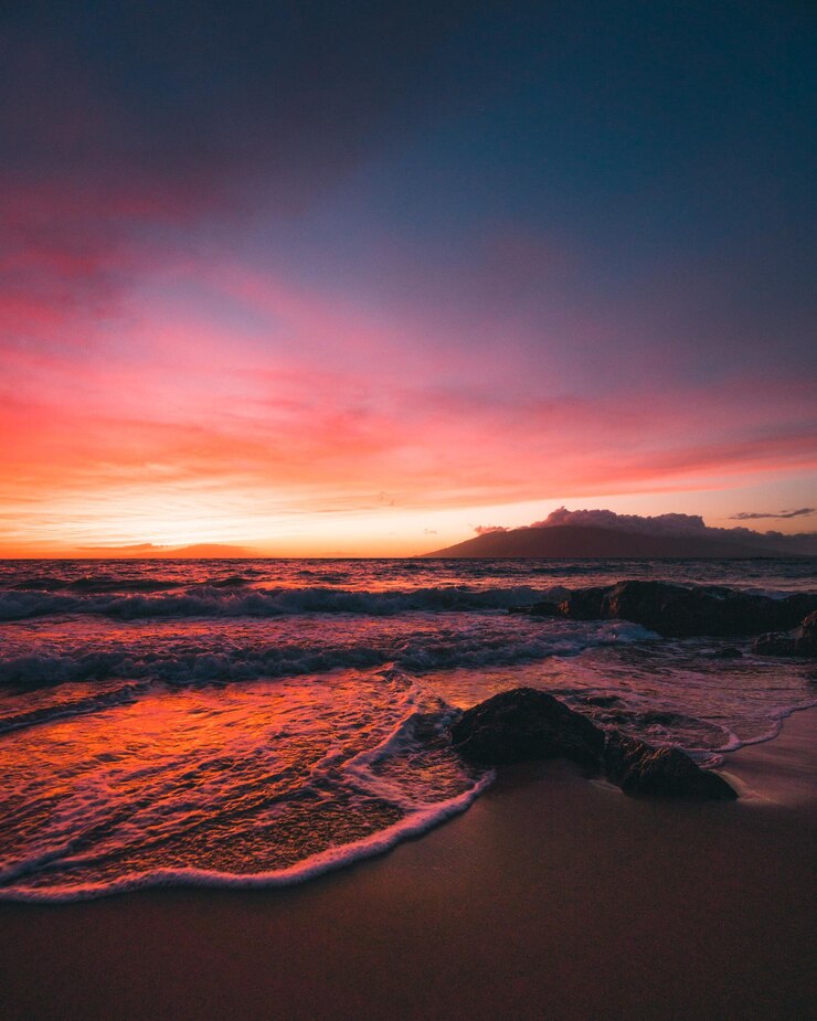 Foto schöner blick auf das meer gegen den himmel beim sonnenuntergang