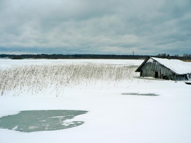 Foto schöner blick auf das meer gegen den himmel im winter