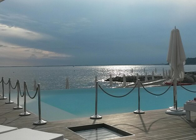 Foto schöner blick auf das meer gegen den himmel