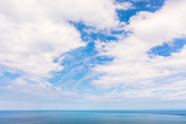 Foto schöner blick auf das meer gegen den himmel