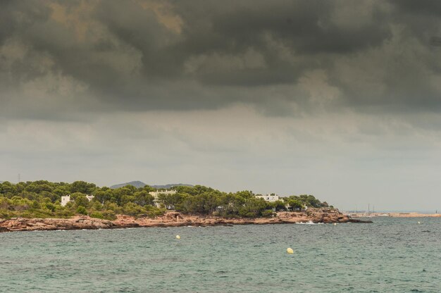 Foto schöner blick auf das meer gegen den himmel