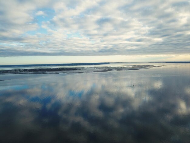 Foto schöner blick auf das meer gegen den himmel