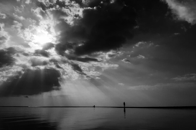 Schöner Blick auf das Meer gegen den Himmel