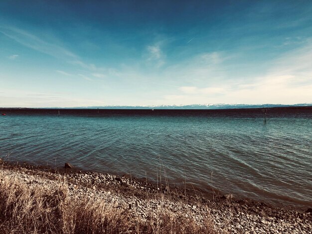 Foto schöner blick auf das meer gegen den himmel