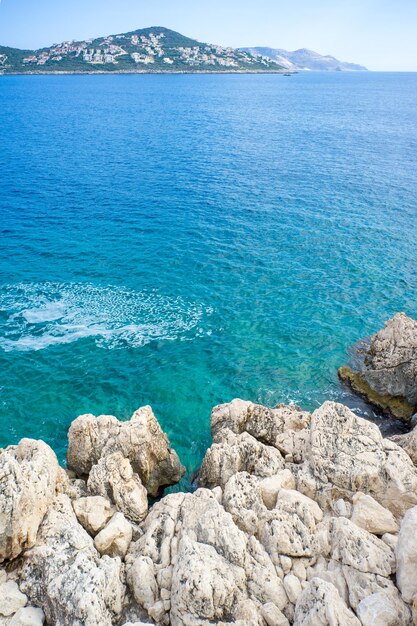 Foto schöner blick auf das meer vor klarem himmel