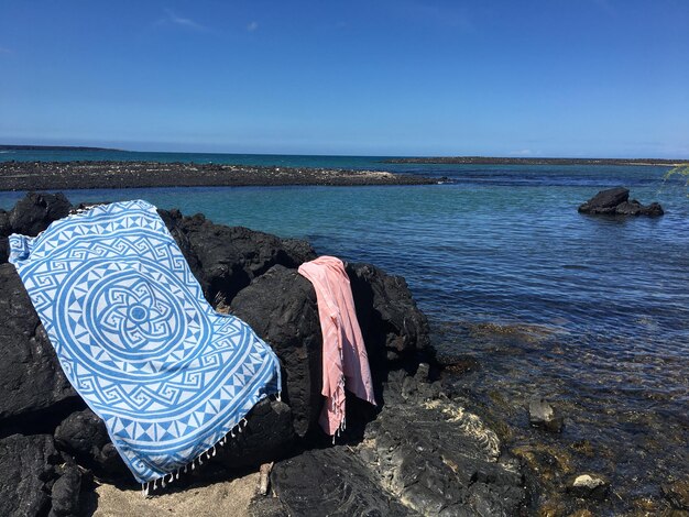 Foto schöner blick auf das meer vor klarem himmel